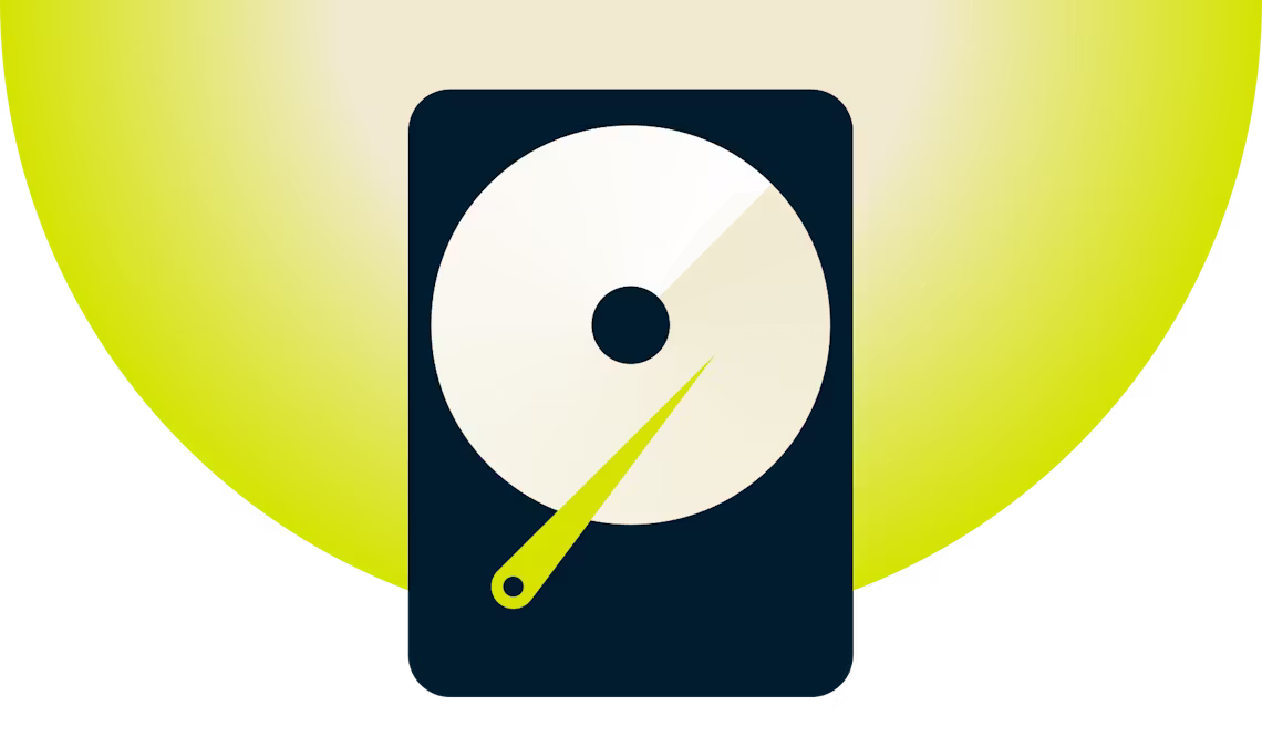 Twardy dysk na żółtym tle.